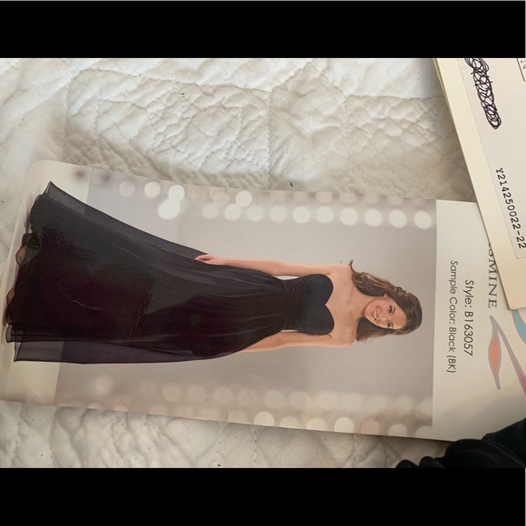 Strapless long gown - Picture 8 of 10